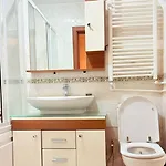 아파트 With Jacuzzi Close To Anitkabir, Metro And Atakule 앙카라