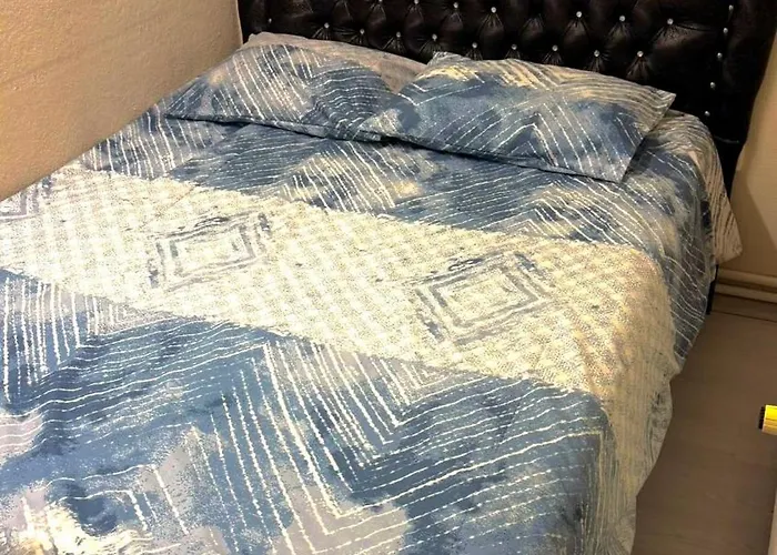 With Jacuzzi Close To Anitkabir, Metro And Atakule *